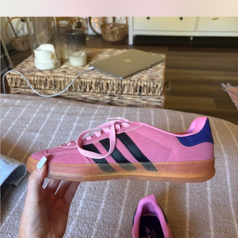 Adidas sneakers - Picture 2 of 2